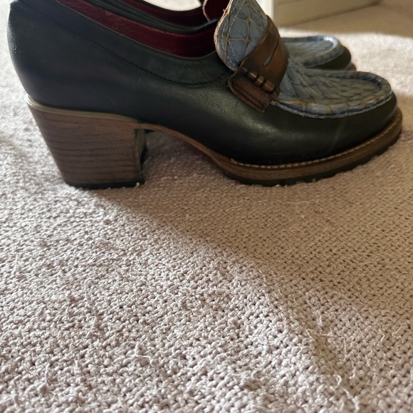 Freebird Bristol Navy Loafer size 9 EUC - Picture 2 of 9